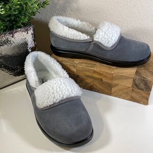 Propet faux fur colbie slipper‎ grey suede size 9 EE